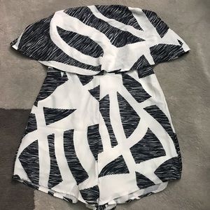 White/black romper